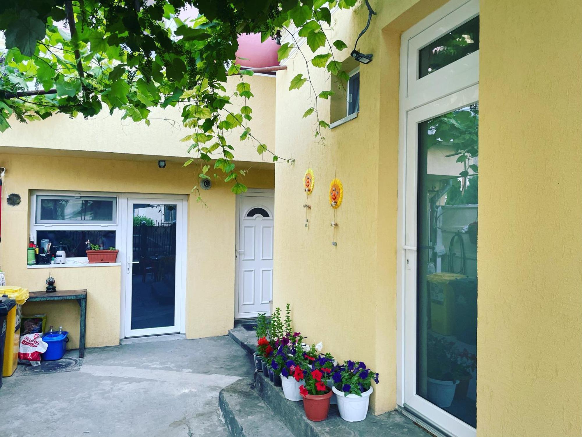 Summer Vibe - Apartament La Curte Constanţa Exterior foto